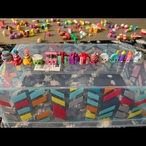 Shopkins- Birthday party lot of fourteen